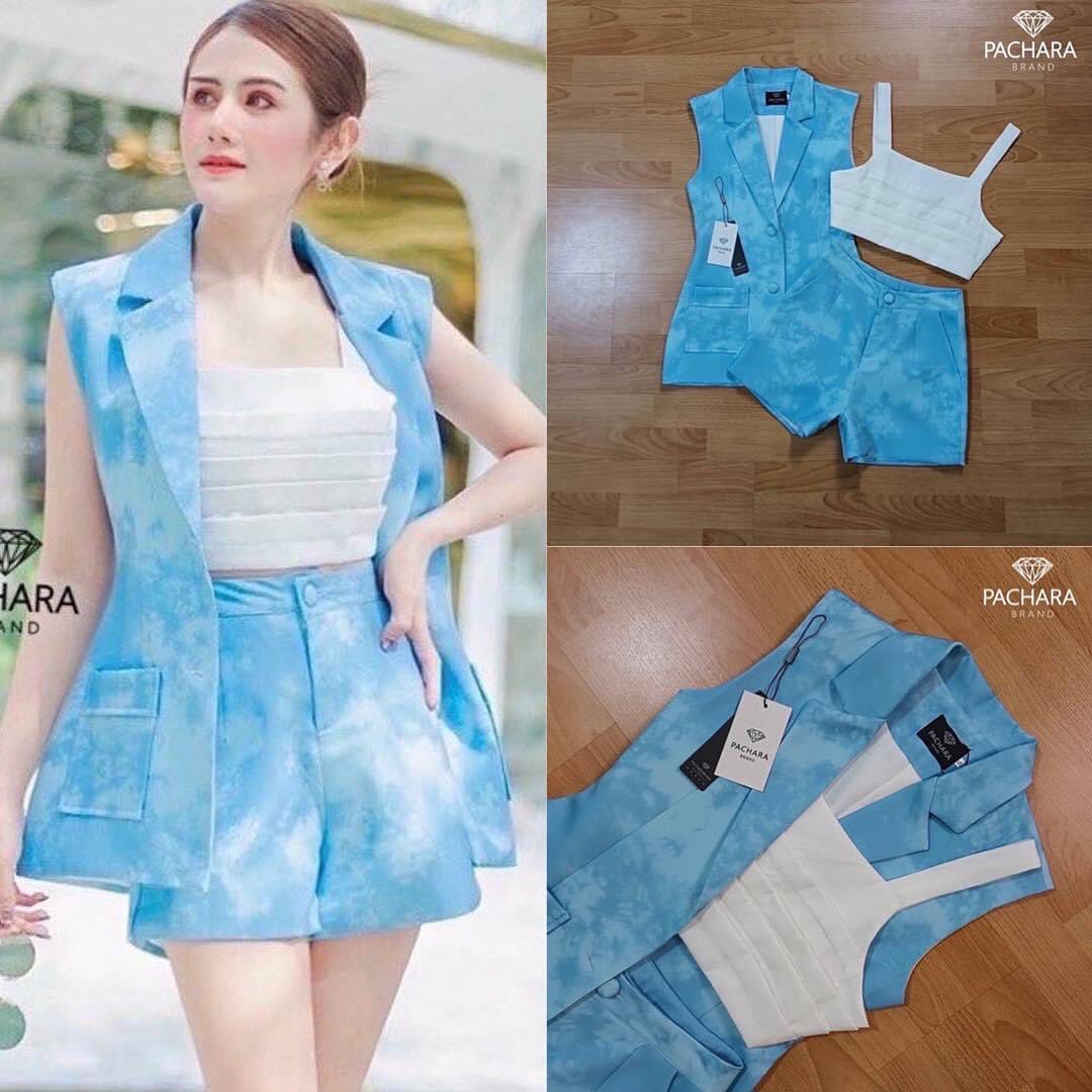 เซ็ต 3 ชิ้น เสื้อคอปกแขนกุดสีฟ้า มาพร้อมเสื้อครอปสายเดี่ยวสีขาว แมทช์คู่ กับกางเกงขาสั้นเอวสูง งานซิปด้านหน้า มีกระเป๋าสองข้าง รุ่นนี้ใช้ผ้าอย่างดีใส่เป็น ทรงสวย . สินค้าคุณภาพ (พร้อมส่ง)