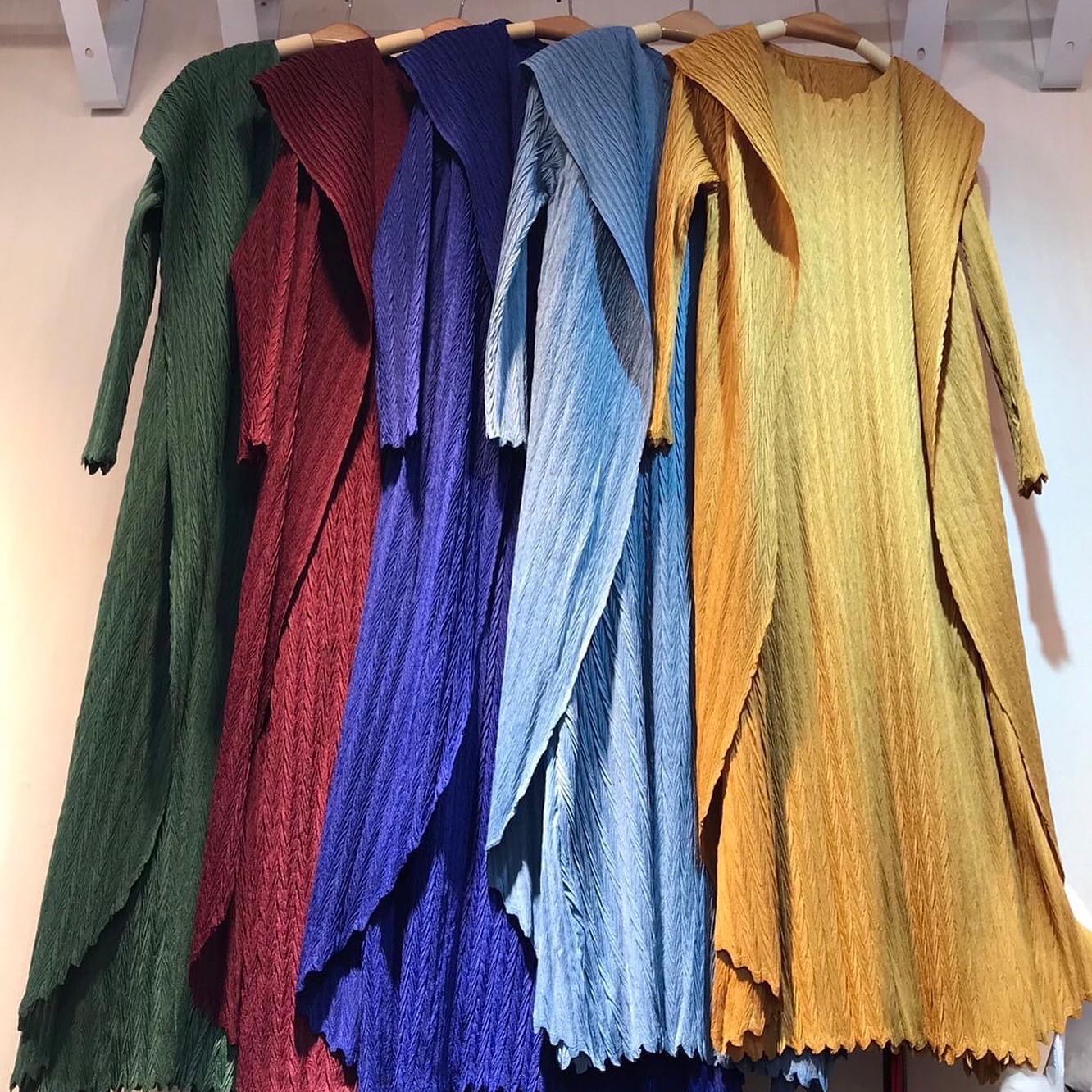 เดรสพลีทตัวยาว อัดพลีท 100% เนื้อเดียวกับงาน Brand งานเกาหลีแท้ 🇰🇷 ละเอียดสวยงาม High Quality สินค้าคุณภาพ (พร้อมส่ง)