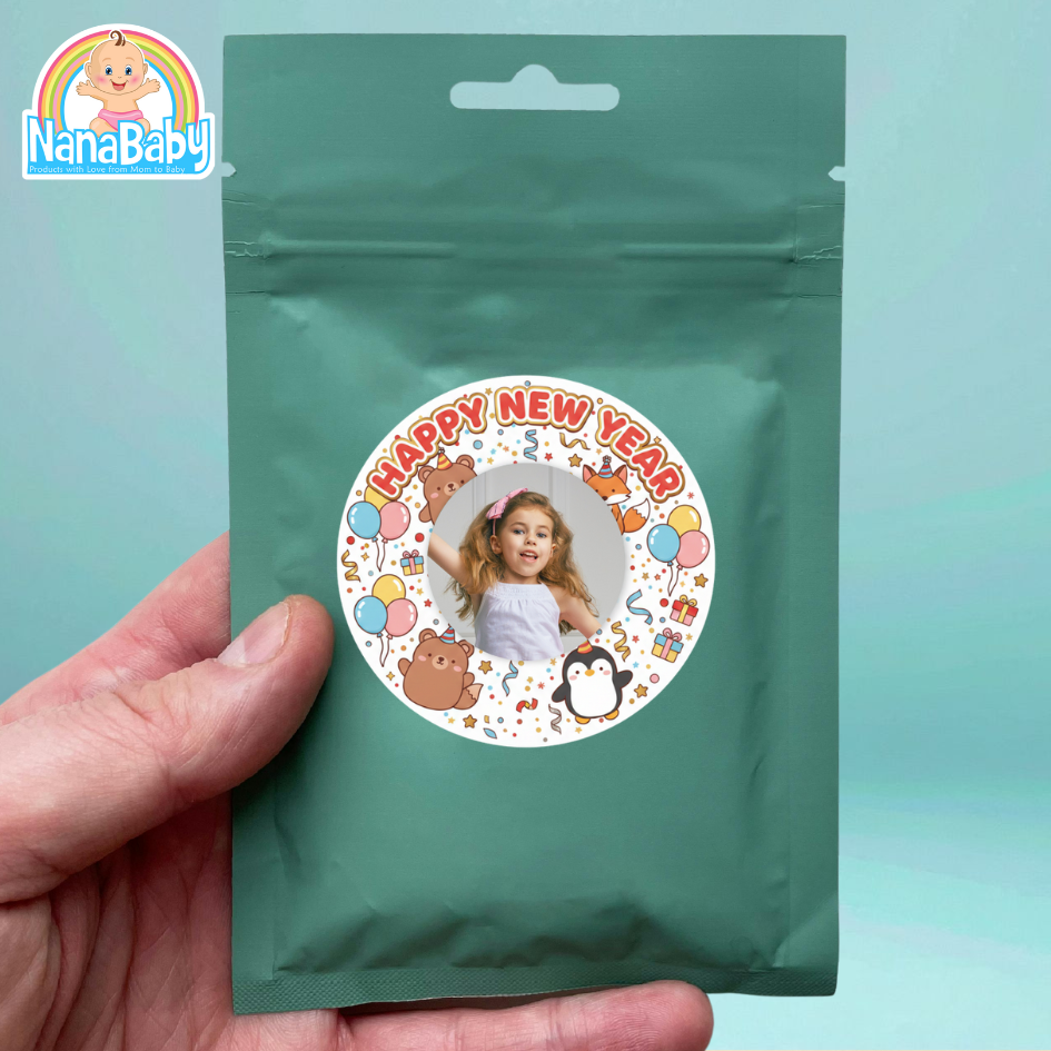 สติกเกอร์ปีใหม่ สำหรับติดขนม ของแจกปีใหม่ ขนาด 4 ซม (28 ดวง)