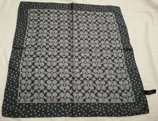 ผ้าผูกคอ ผูกคลุมไหล่ COACH แท้