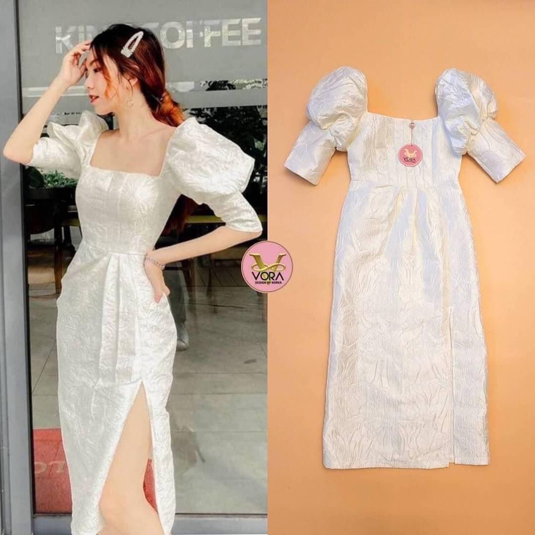 Dress คอเหลี่ยมแขนพองเจ้าหญิงสุดๆ ช่วงเอวเข้ารูปจับจีบด้านข้าง ผ่าปลายกระโปรง ด้านข้าง ใส่ออกมาแล้วหุ่นดีสุดๆ ปั้มลวดลายดอกไม้ มีtexture ผ้าหนามีซับในทั้งชุด สินค้าคุณภาพ (พร้อมส่ง) สำเนา