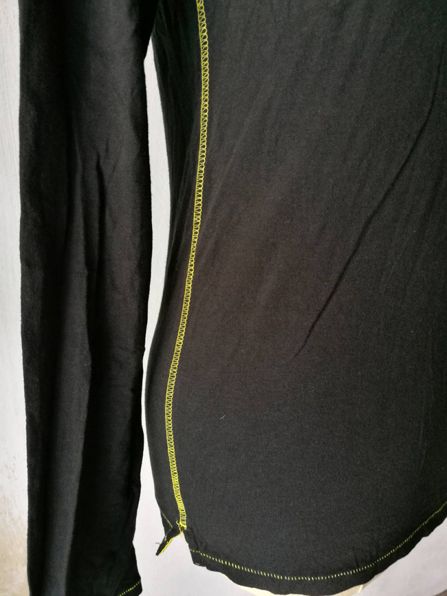 เสื้อคอเต่าสีดำ LEVI'S ผ้าดีมากกก