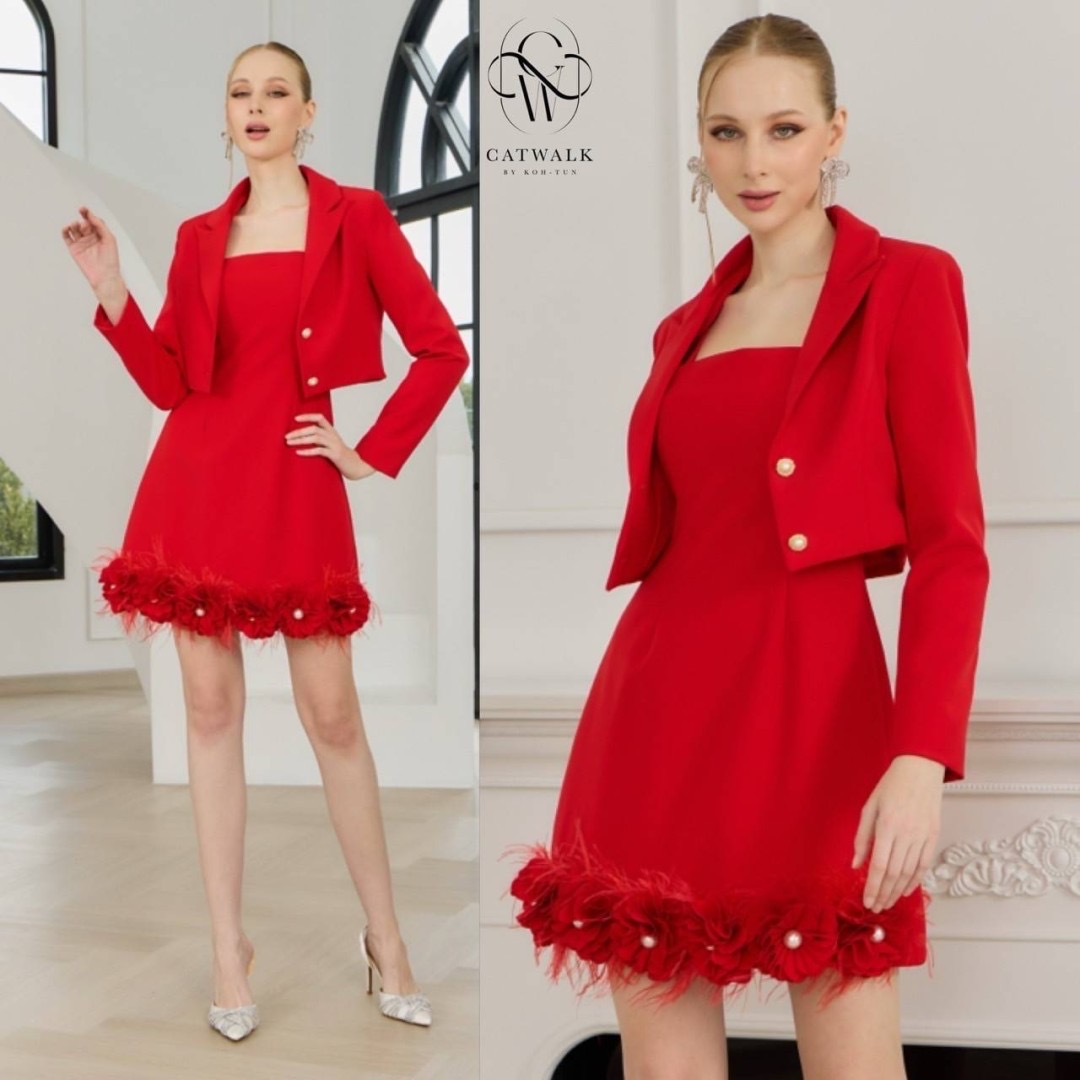 เซตเสื้อครอปสูท+เดรสสายเดี่ยวแต่งดอกไม้แซมด่วยขนนก เนื้อผ้าเกรดเอ ใส่สบาย : สินค้าคุณภาพ (พร้อมส่ง)