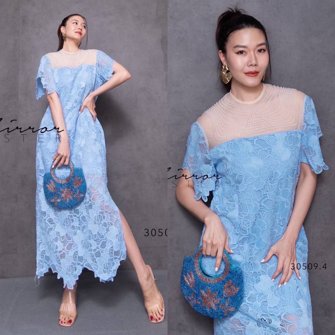 เดรสลูกไม้แขนสั้นสวยมาก แพทเทรินดีงามใส่ง่ายใส่ได้บ่อย มีดีเทลเก๋ๆที่ช่วงอกซีทรูทั้งด้านหน้าและด้านหลังแต่งแผงคอมุก สวยละมุน ชายผ่าทั้ง2ข้าง ใส่สบาย : สินค้าคุณภาพ (พร้อมส่ง)