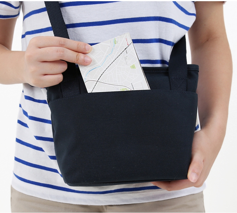 DINIWELL MESSENGER BAG กระเป๋าสะพายอเนกประสงค์ ใส่ได้ทั้งทำงาน ท่องเที่ยว ช่องเยอะ น้ำหนักเบา ผลิตจากไนล่อนคุณภาพสูง กันน้ำ มี 4 สีให้เลือก