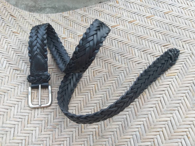 เข็มขัดหนังแท้สานขัดสีดำ Made in ENGLAND