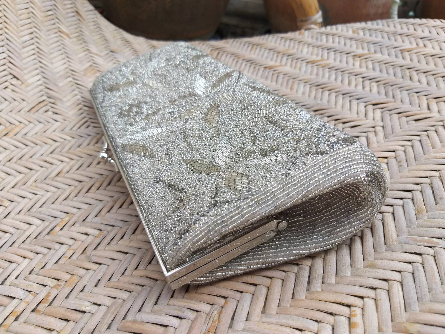 กระเป๋าหรูออกงาน ปักเลื่อมทั้งใบ สวยมากกกก