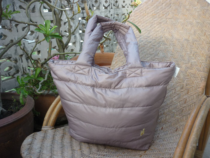 กระเป๋าบุขนนก ROOTOTE FEATHER ROO GRANDE