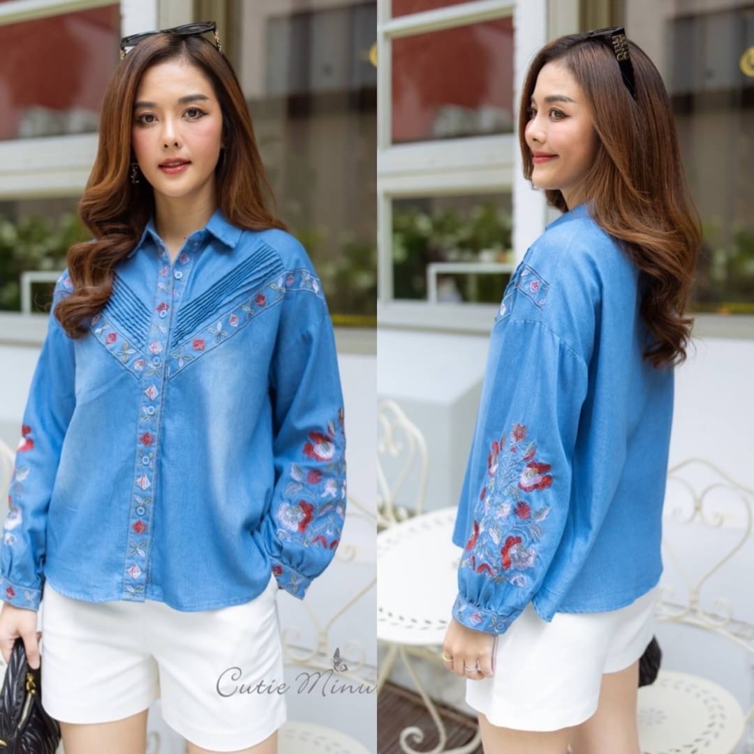 เสื้อยีนส์แท้เกรดพรีเมี่ยม เนื้อผ้าหนากำลังดีผ้าดีค่ะ ดีเทลตีเกล็ดช่วงอก เพิ่มความเก๋ด้วยงานปักดอกไม้ : สินค้าคุณภาพ (พร้อมส่ง)