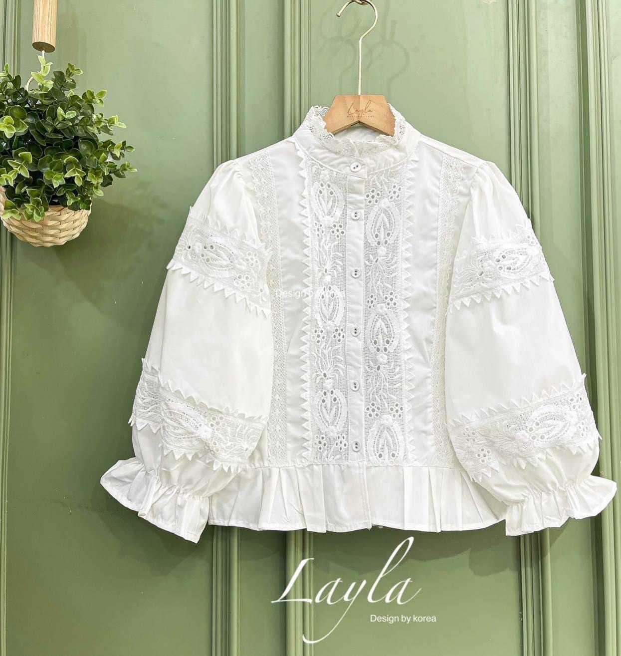 เสื้อเชิ้ตคอตตอนคอปีนแต่งลูกไม้ ปักสวยๆ ดีเทลแน่น ทรงแขนพอง งานสวยหรูอลังกาลมากค่ะ ใส่สบาย : สินค้าคุณภาพ (พร้อมส่ง)