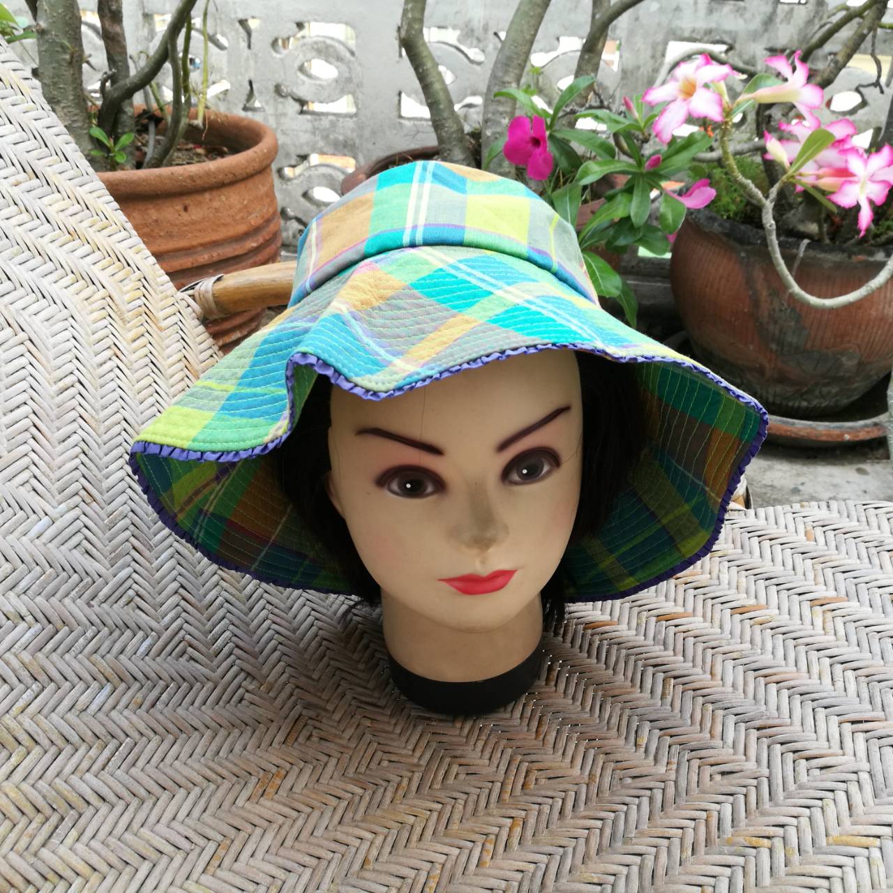 หมวกปีกว้าง สีสวย (ของใหม่)