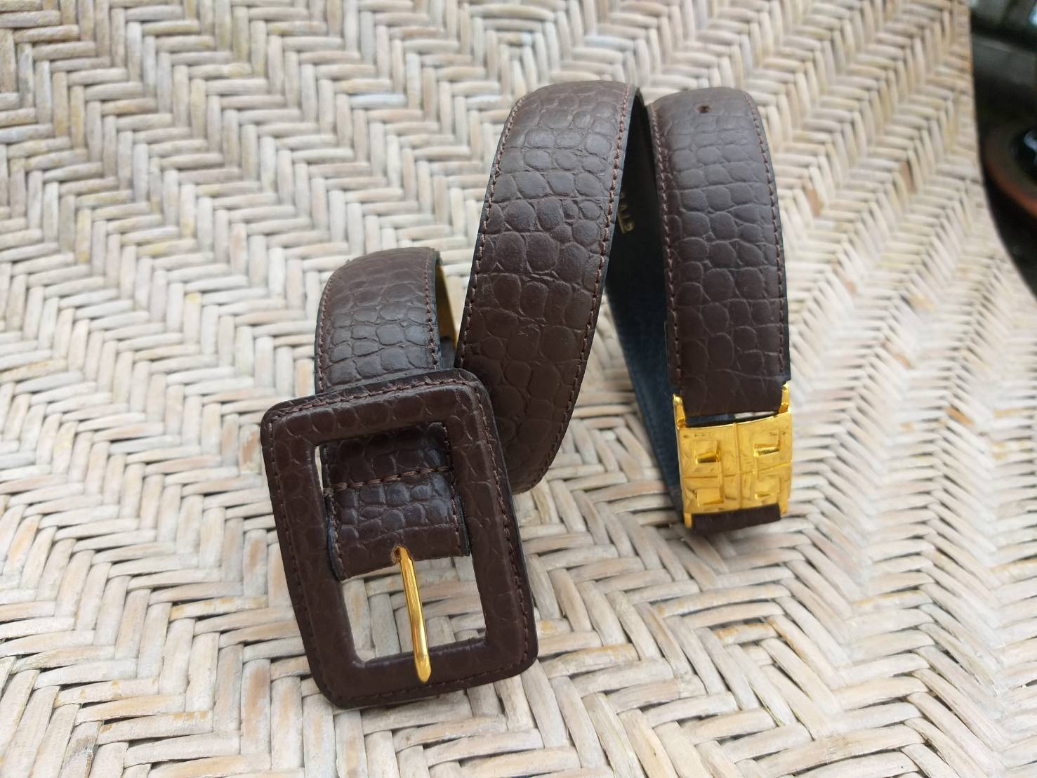 เข็มขัดหนังแท้ GIVENCHY สุดเก๋