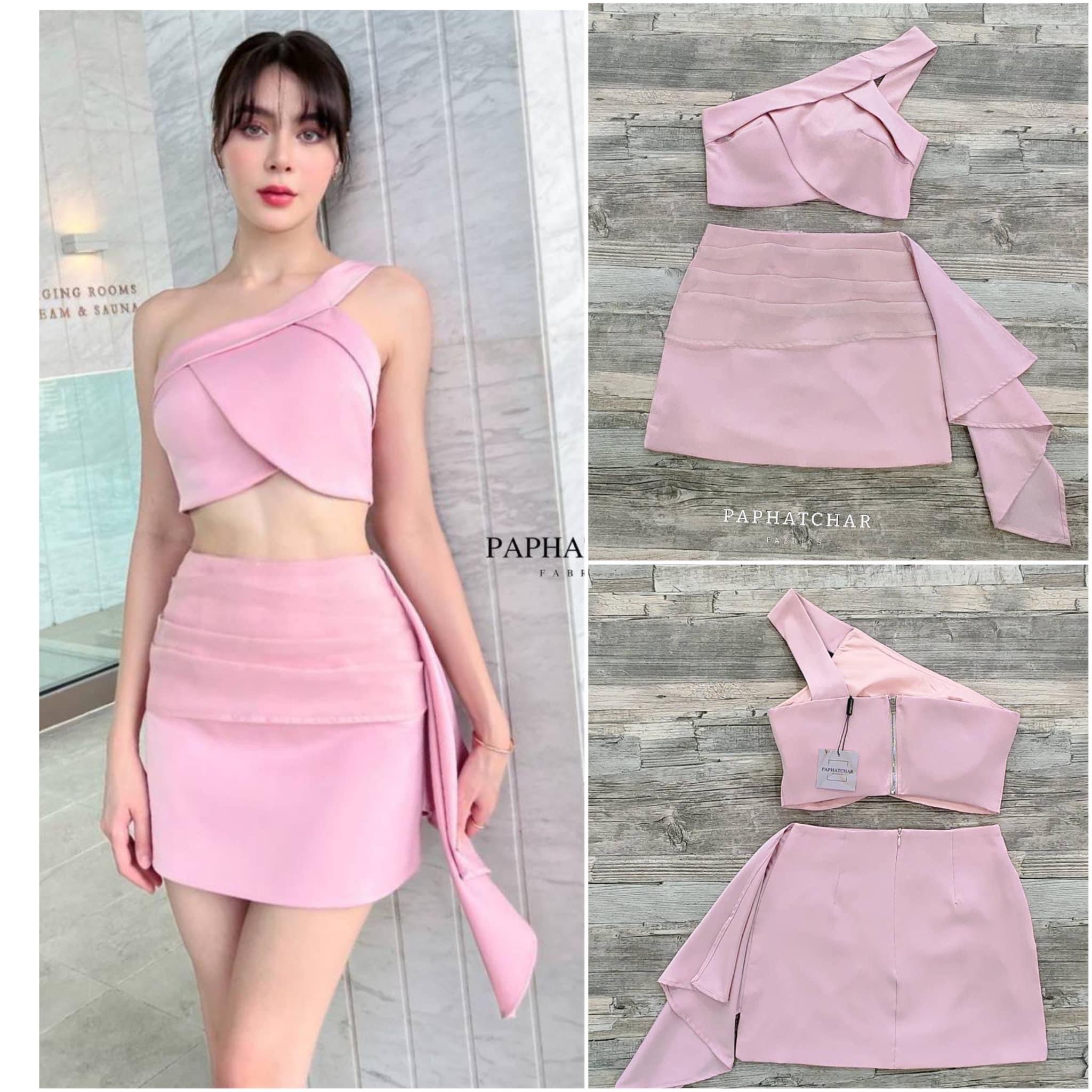 เซ็ทเสื้อ+กระโปรงสั้น รุ่นนี้ สีชมพู ตุ่นระมุนนี คาดอกคอปทอป ทับชั้นผ้า ครึ่งตัว จับแมทคู่กับกระโปรงเข้าเซ็ทเพิ่มดีเทล ทับชั้นผ้าซีทรู ปล่อยชายหรูหรา สินค้าคุณภาพ (พร้อมส่ง)