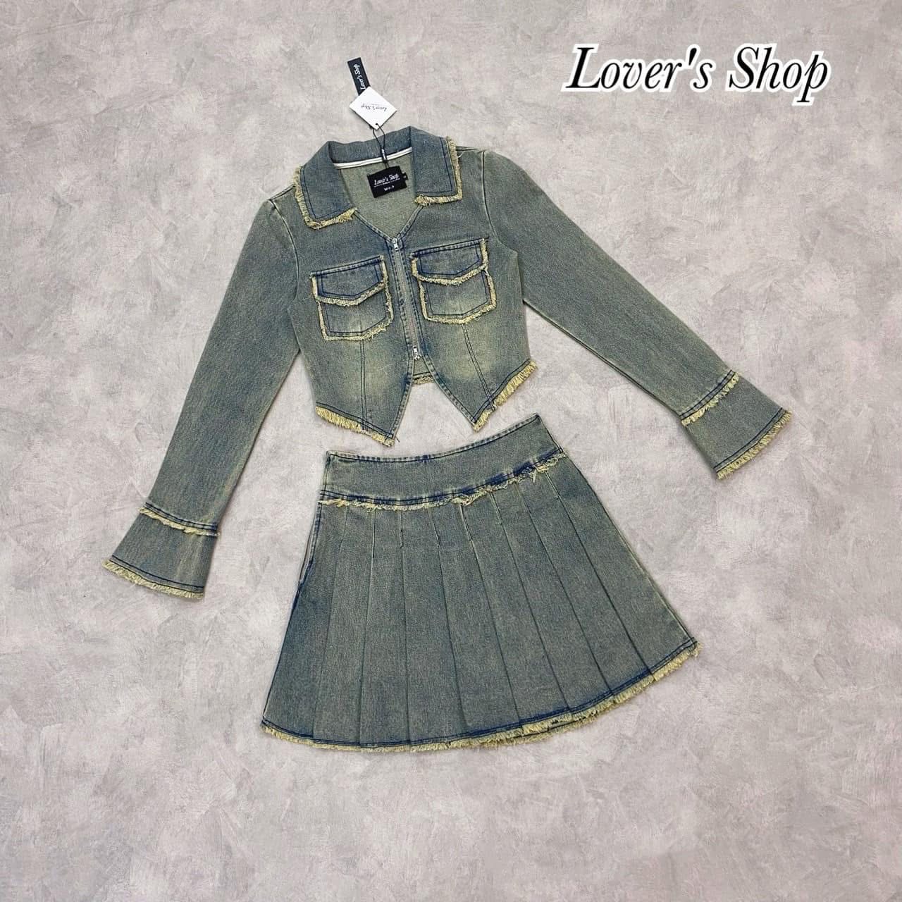 Set 2ชิ้น สุดชิค สวยแซ่บ ตัวเสื้อกั๊กแขนยาวทรงซิบหน้า แม็ทกับกระโปรง(ซับในเป็นกางเกง)จีบทรงเอวสูง เนื้อผ้ายีนส์ฟอก ใส่สบาย : สินค้าคุณภาพ (พร้อมส่ง)