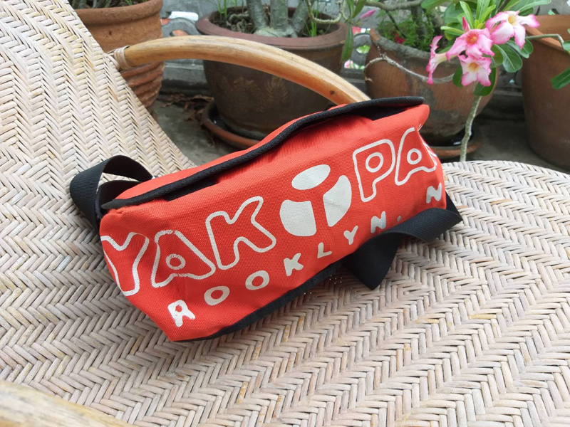 กระเป๋าสะพาย YAK PAK ของแท้ (ใหม่ป้ายห้อย)