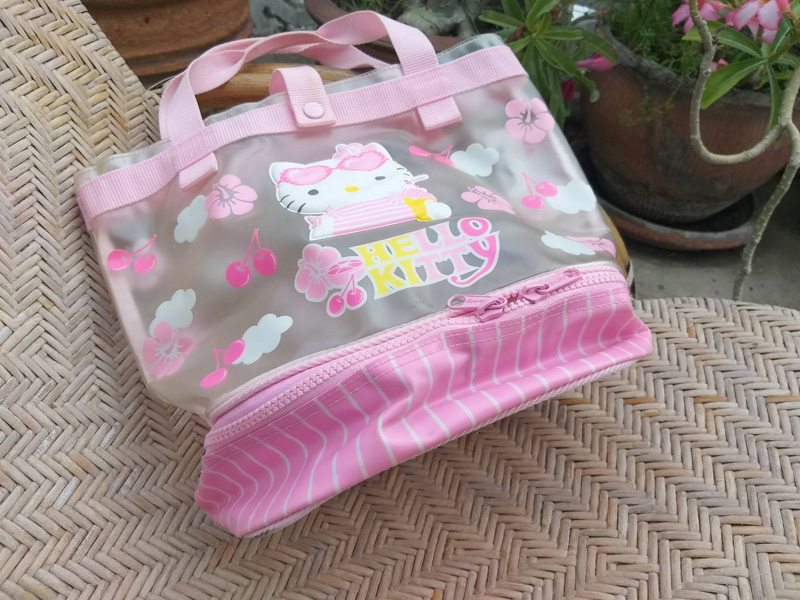 กระเป๋าพลาสติกกันน้ำ 2 ชั้น Hello Kitty ลิขสิทธิ์แท้