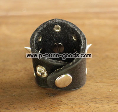 แหวนหนัง -ติดหมุดหนาม