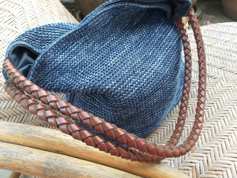 กระเป๋าสะพายไหมสาน สวยน่าใช้มาก (ของใหม่)