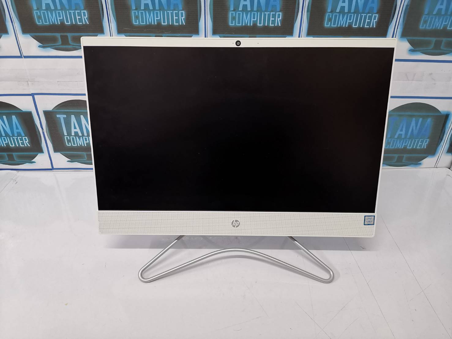 (8,900)All in one HP I3-Gen8 Ram 4 GB Harddisk 1,000 GB