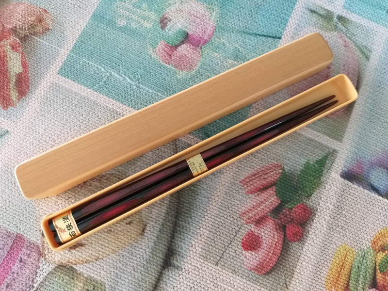 ตะเกียบพกพา พร้อมกล่องลายไม้สวยงาม