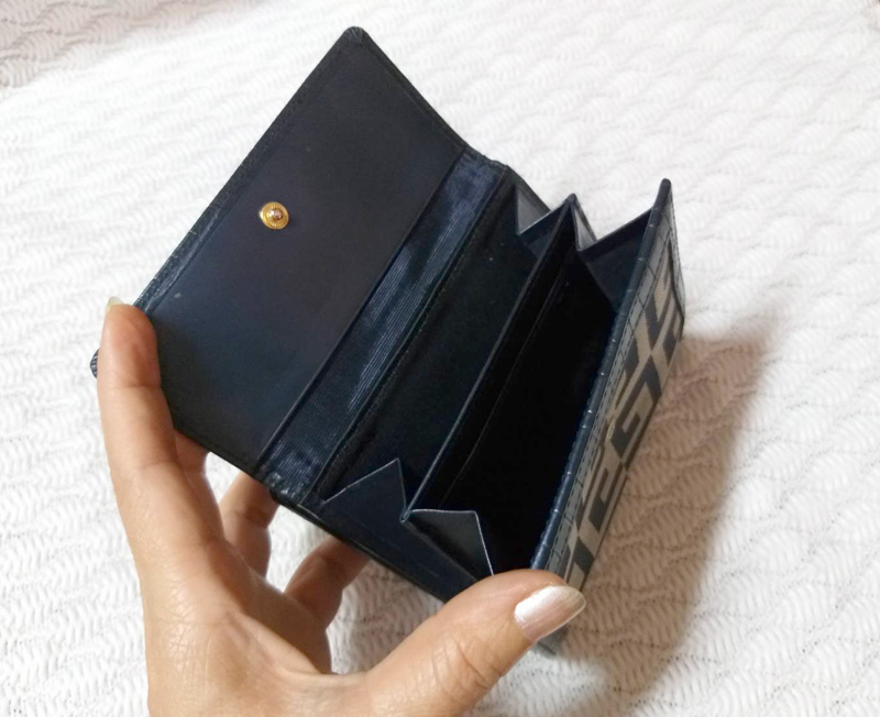 กระเป๋าสตางค์ GIVENCHY ผ้า canvas ดูหรู