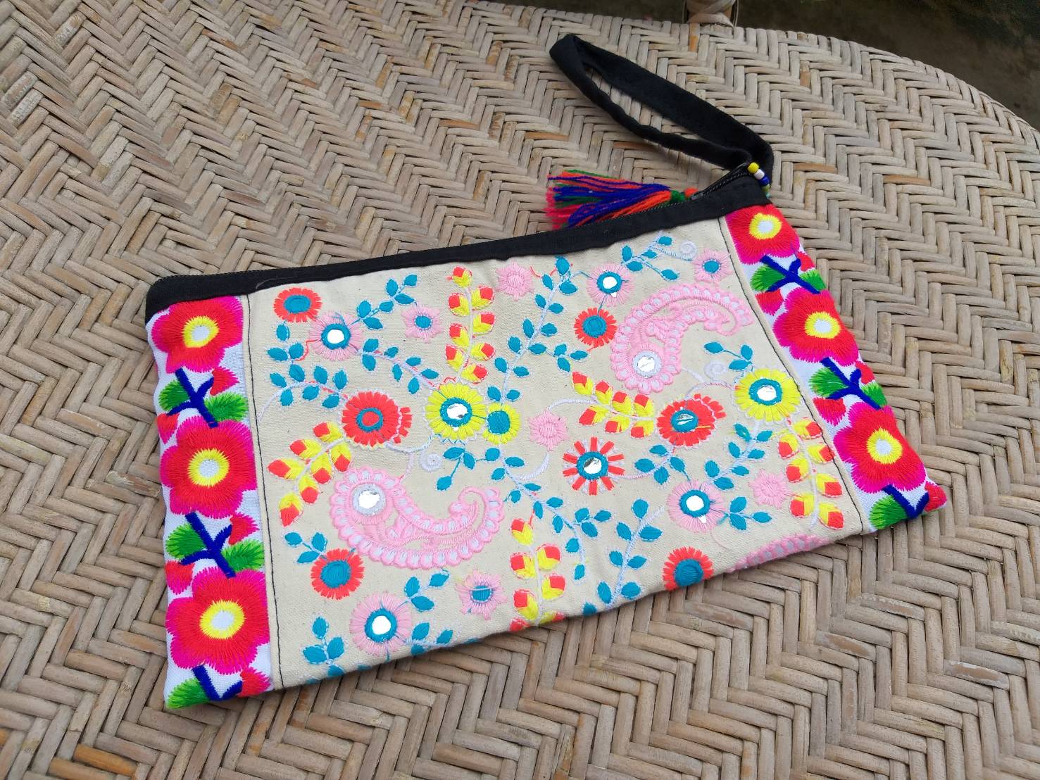 กระเป๋าแนวชาวเขา สวยน่าใช้มาก