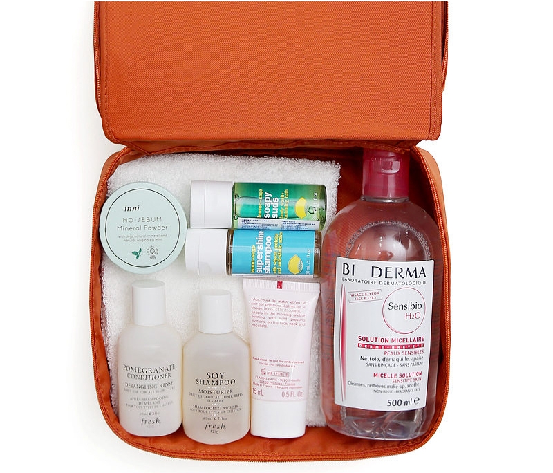 กระเป๋าอเนกประสงค์พกพาสะดวก สำหรับใส่อุปกรณ์เครื่องสำอาง อุปกรณ์ห้องน้ำ หรือสิ่งของจำเป็นอื่นเพื่อการเดินทาง ทำจากไนล่อนกันน้ำคุณภาพดี