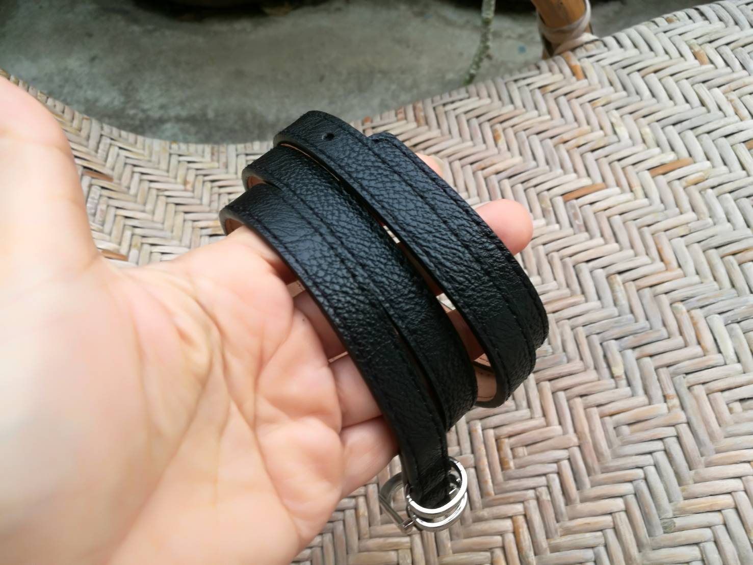 เข็มขัดหนังสีดำ เส้นเล็กๆ น่ารัก (ของใหม่)