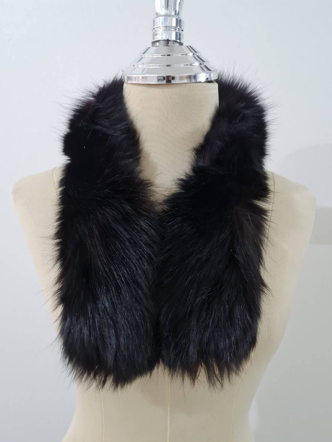 ผ้าพันคอ Fur Fox แท้ สีดำ ขนฟูอวบแน่น นุ่มมาก