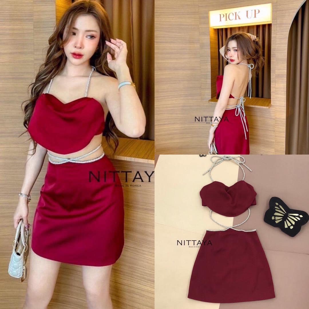 เชตเนื้อผ้าซาติน สายเงินคล้องคอ ผูกหลัง หรูหรา พร้อมกับกระโปรง แซ่บเว่อร์ สินค้าคุณภาพ (พร้อมส่ง)