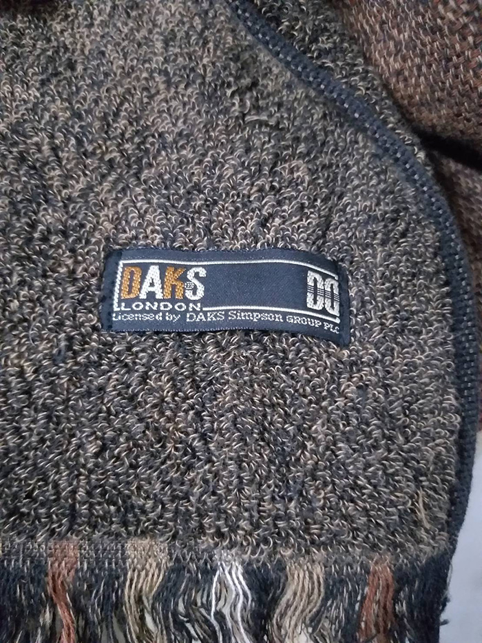 ผ้าพันคอ DAKS สวยมาก อุ่นมาก (ของใหม่)