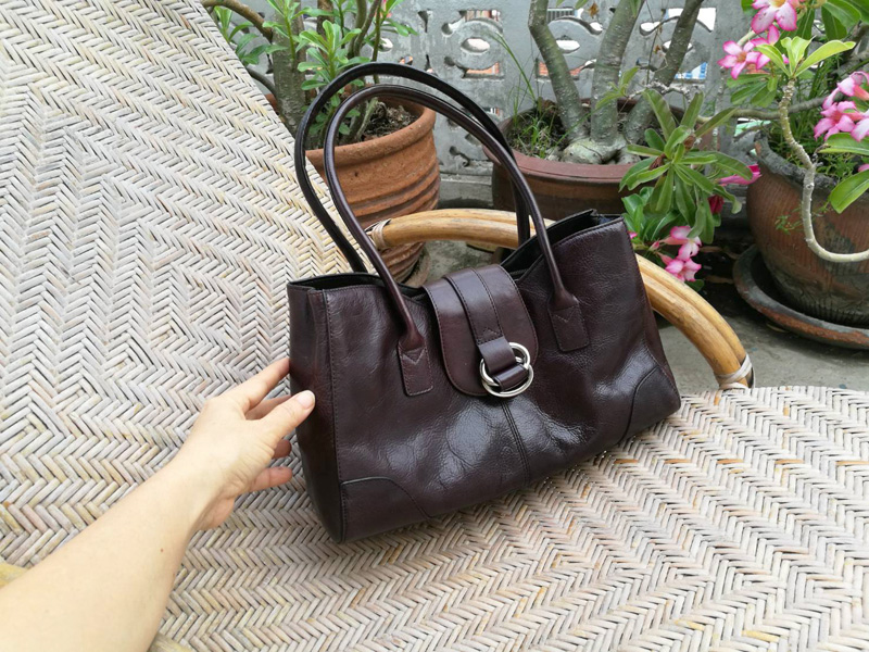 กระเป๋าหนังแท้ Genuine leather with man made trim