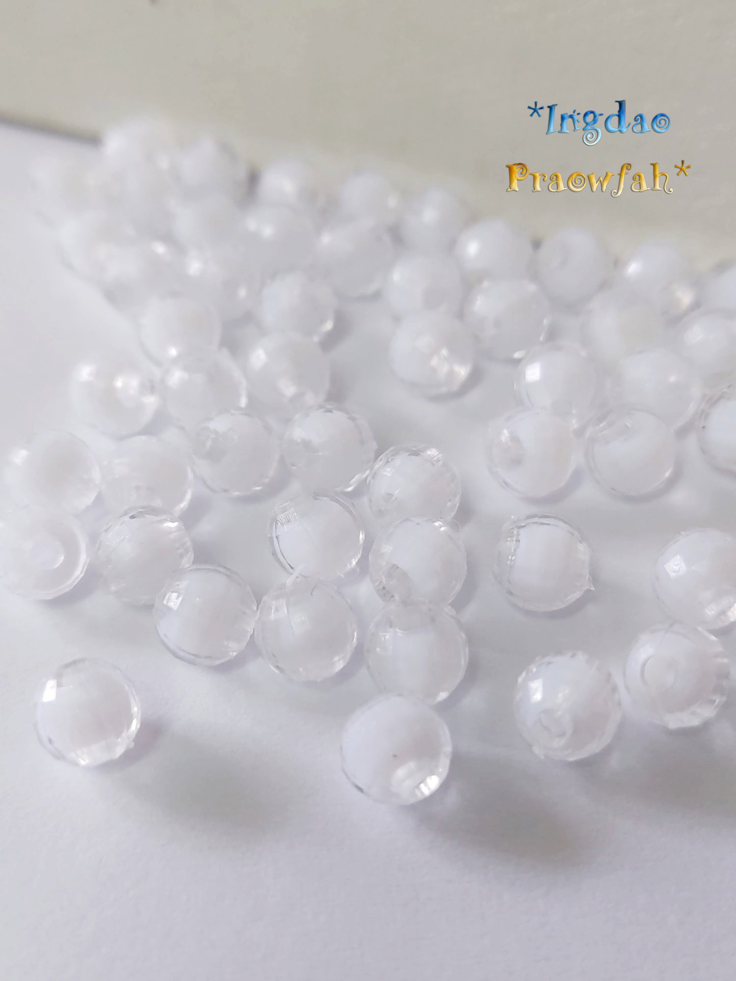 5036wh ลูกปัดอะครีลิคกลมตัดเหลี่ยมสอดใส้ลูกปัดกลมขาว ขนาด 6 มิล. สีขาว (10 กรัม/90 ชิ้น)