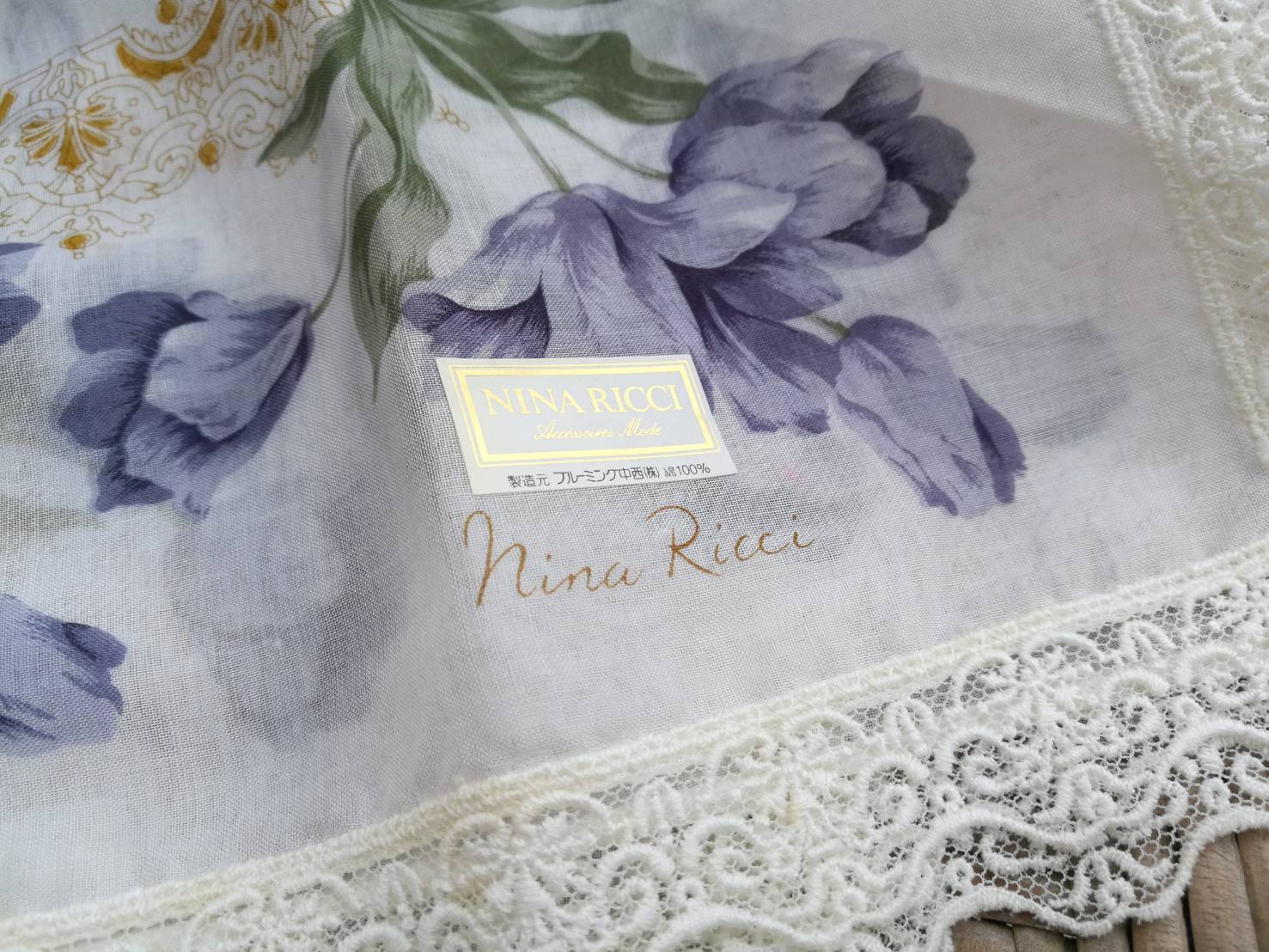 ผ้าเช็ดหน้า NINA RICCI ขอบลูกไม้ สวยมากก