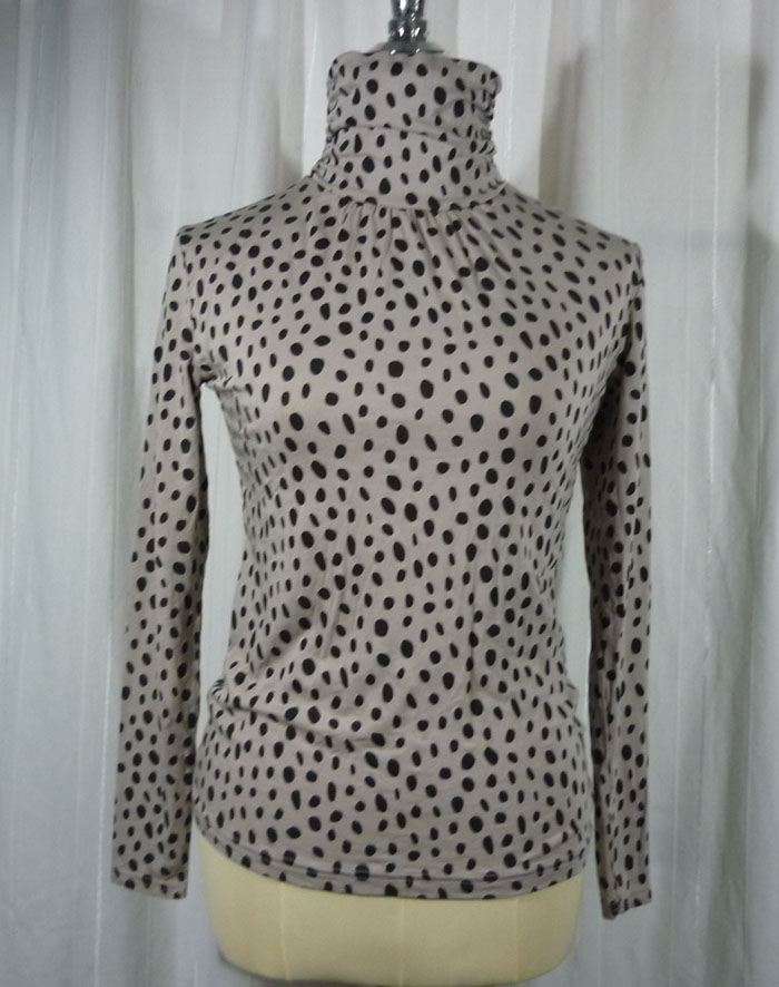 เสื้อฮีทเทคหญิง โกโก้จุดดำ TOPVALU Sz M-L