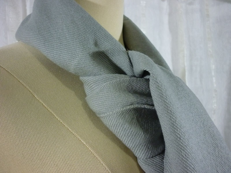 ผ้าพันคอผ้าอคิลิค สีเทาพื้น /ของใหม่/