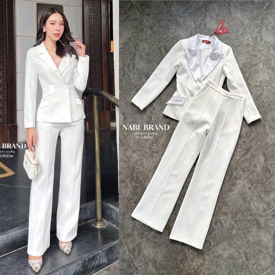 Set สูท2ชิ้น เสื้อแขนยาว+กางเกงขายาว ดีเทลเรียบหรู เสื้อคอปกเงาๆ ดูแพงมากกระดุมสองเม็ด มีกระเป๋าสองข้างใช้งานได้จริง กางเกงทรงเองสูงนิดนึง กระบอกเล็ก ใส่สบาย : สินค้าคุณภาพ (พร้อมส่ง)