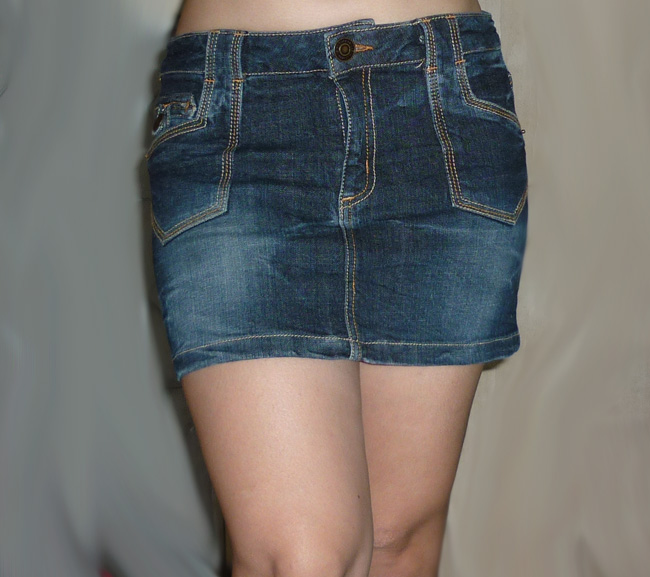 กระโปรงยีนส์สุดเก๋ แต่งสวยมากตัวนี้ 31-33-11