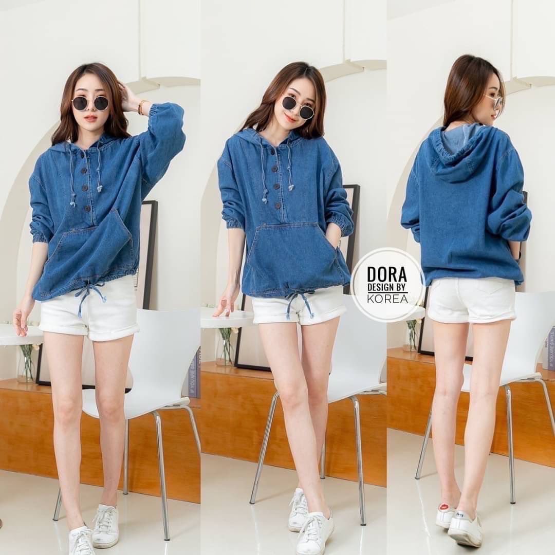 เสื้อ jacket jeans กระดุมหน้าแต่งฮูดผ้าฟอก ด้านล่างเสื้อมีสายปรับได้ กระดุมหน้าใช้งานได้ จริงผ้าดีใส่เที่ยว ใส่คลุมงานสวย : สินค้าคุณภาพ (พร้อมส่ง)