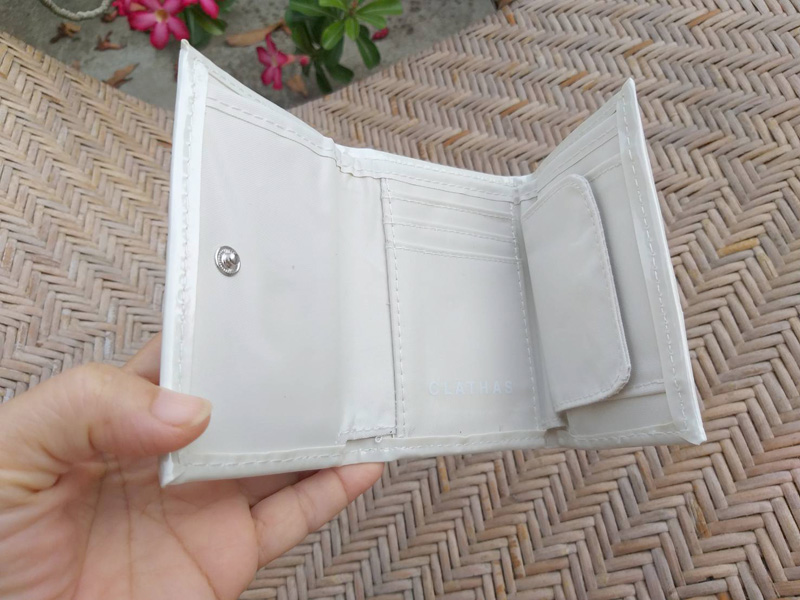 กระเป๋าสตางค์ CLATHAS (ของใหม่)