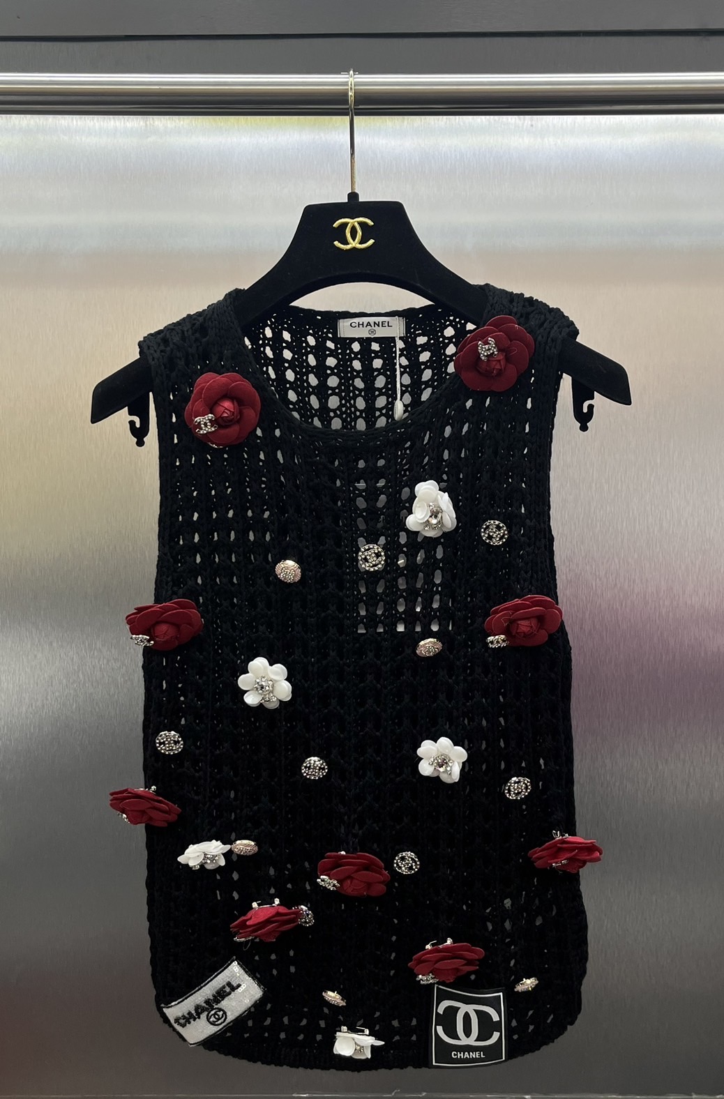 เสื้อครอปผ้านิต ปักดอกคามิเลีย ทั้งตัว สวยมาก งานเนี้ยบสุด : สินค้าคุณภาพ (พร้อมส่ง)