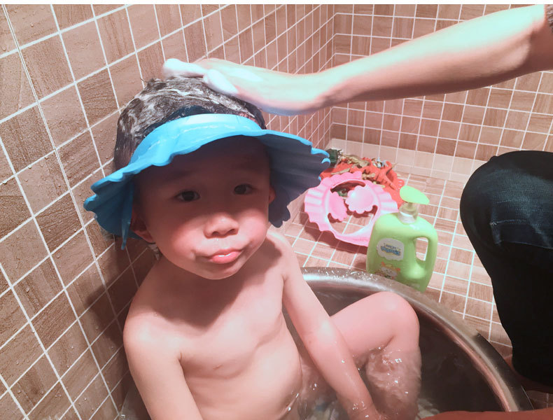 หมวกกันแชมพูสระผมเด็ก ที่กันสระผมเด็ก ที่คลุมสระผม NanaBaby ปรับขนาดหัวได้ มีที่ปิดหูขอบหยัก สำหรับเด็กวัย 0-5 ปี
