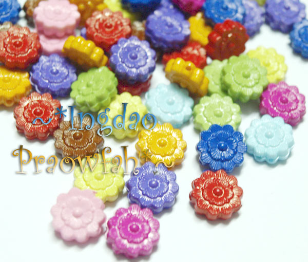 9451mt ลูกปัดอะครีลิกทึบแสงเนื้อมันเงา ลายดอกไม้ 10 กลีบ คละสี ขนาด= กว้าง 12 mm./ หนา 5 mm. (10 กรัม/ 26 ชิ้น)