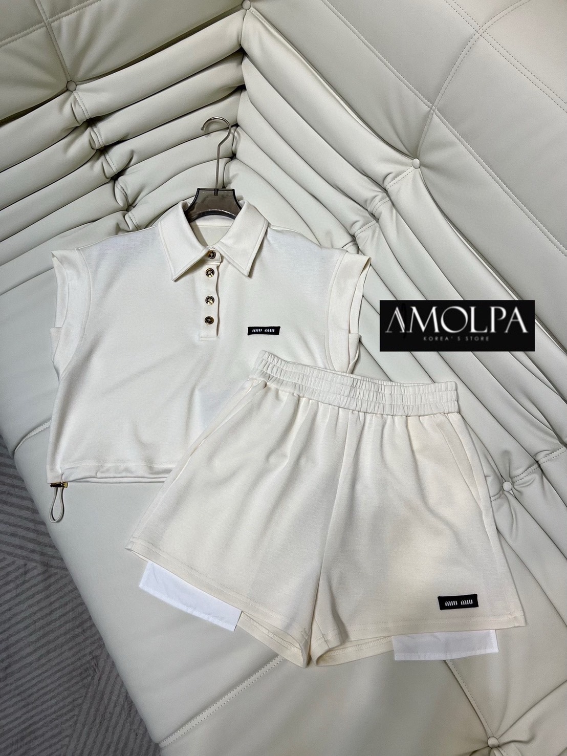 SET MIU MIU งานใหม่ 2024SS งาน Hiend ใส่สวยขับผิว ผ้าเย็นมากๆ ไม่ผิดหวังเลยค้า : สินค้าคุณภาพ (พร้อมส่ง)