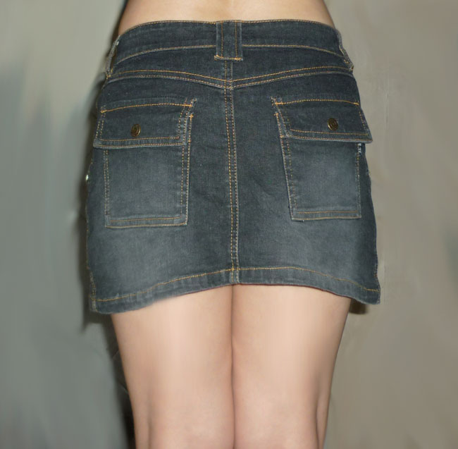 กระโปรงยีนส์สีดำ ดีไซน์เก๋ค่ะ น่าใส่ๆ 28-36-11.5