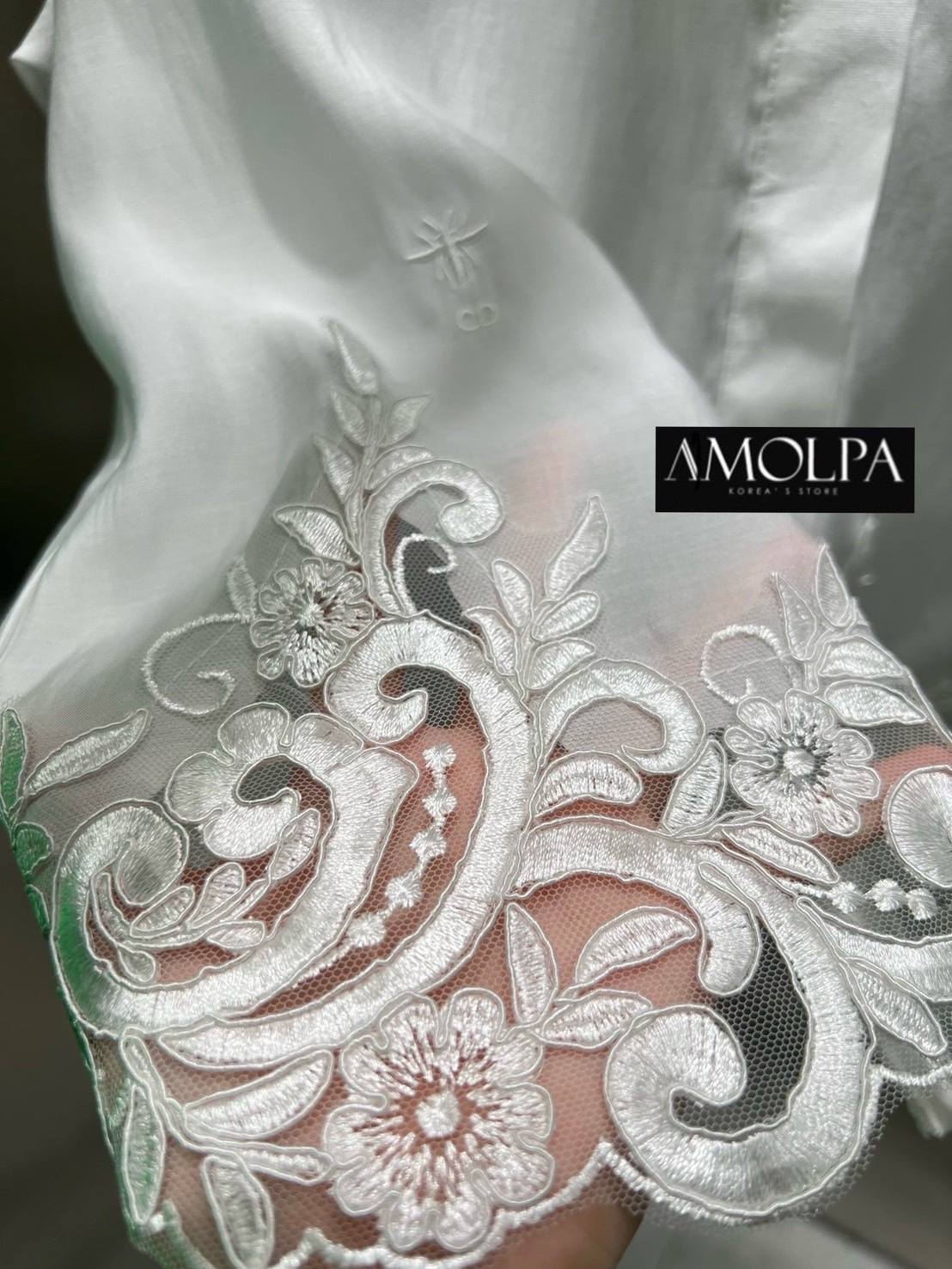 เสื้อเชิ้ต CD. ปลายลูกไม้ฉลุ งานสวยยม๊ากก ลายใหม่ ใส่สบาย : สินค้าคุณภาพ (พร้อมส่ง)