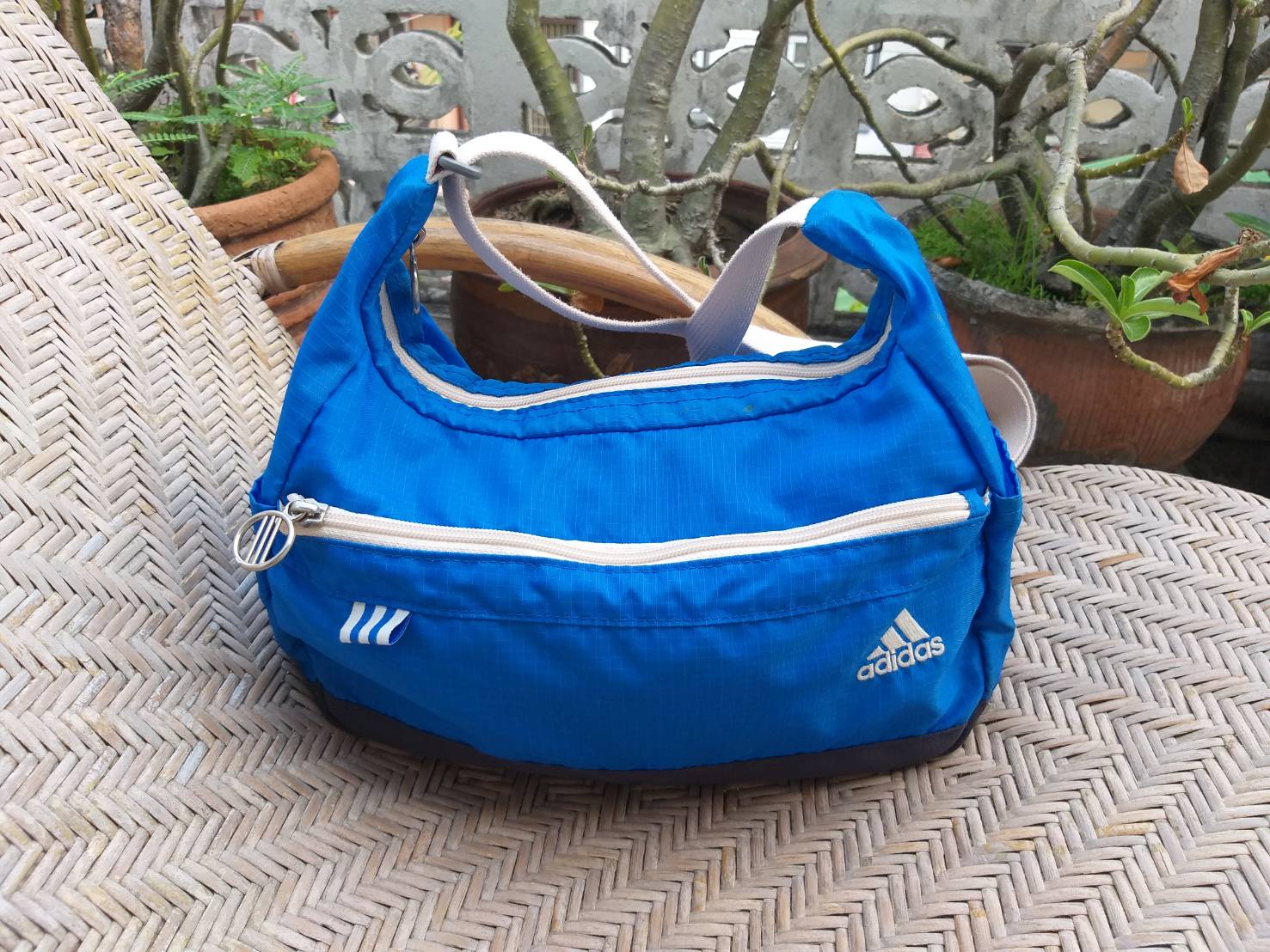 กระเป๋าสะพาย adidas ของแท้ น่ารักมาก