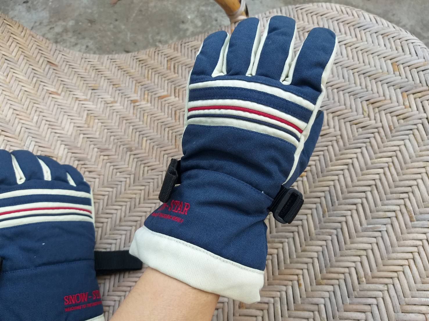 ถุงมือเด็กโต ถุงมือหนาอุ่นติดลบ