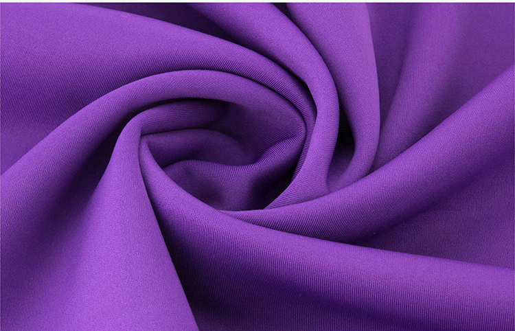 (ผ้ายืด สีพื้นเรียบ ขนาด M) ผ้าคลุมกระเป๋าเดินทาง ขนาด 22 - 24 นิ้ว มี 3 สีให้เลือก (ดำ ม่วง เทา)