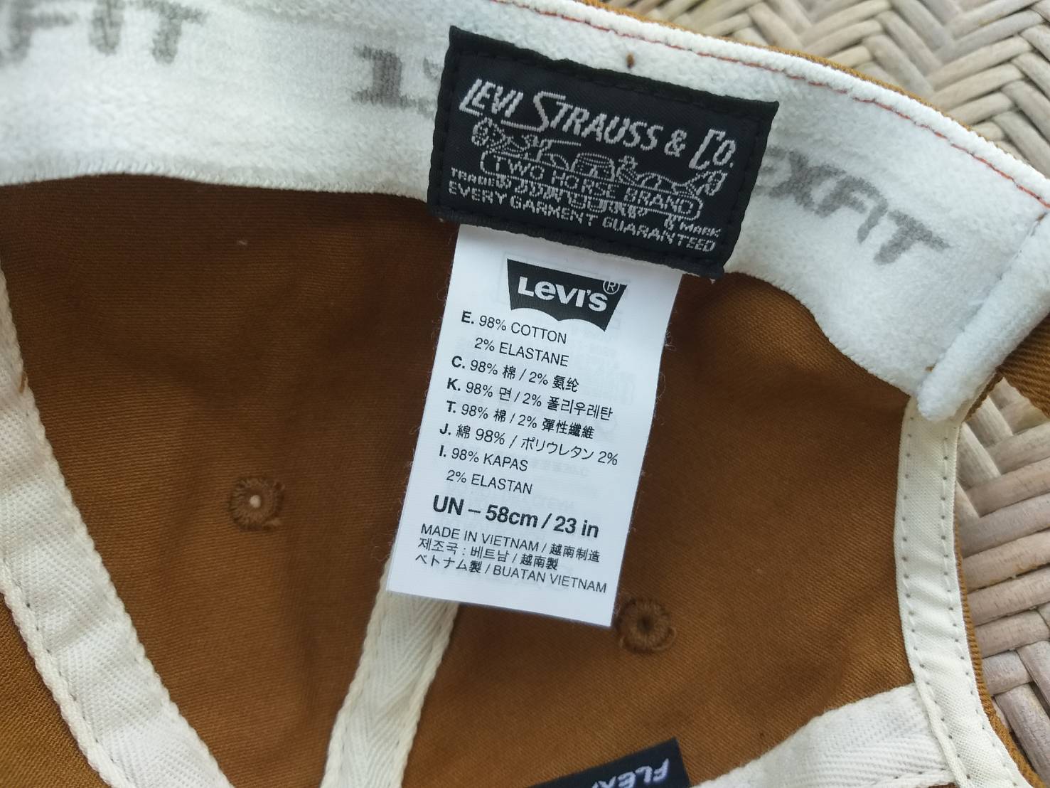 หมวกแก๊ป Levi"s (ของใหม่)